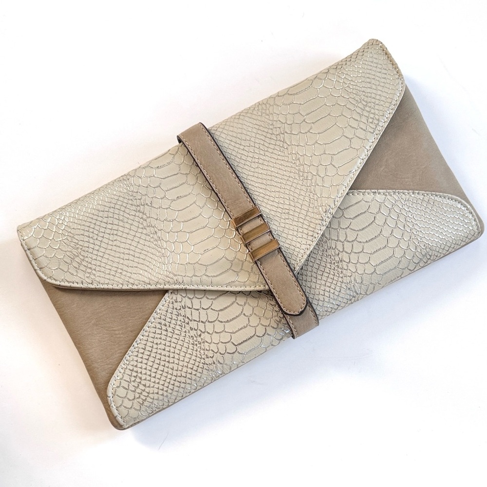 Melie Bianco Clutch